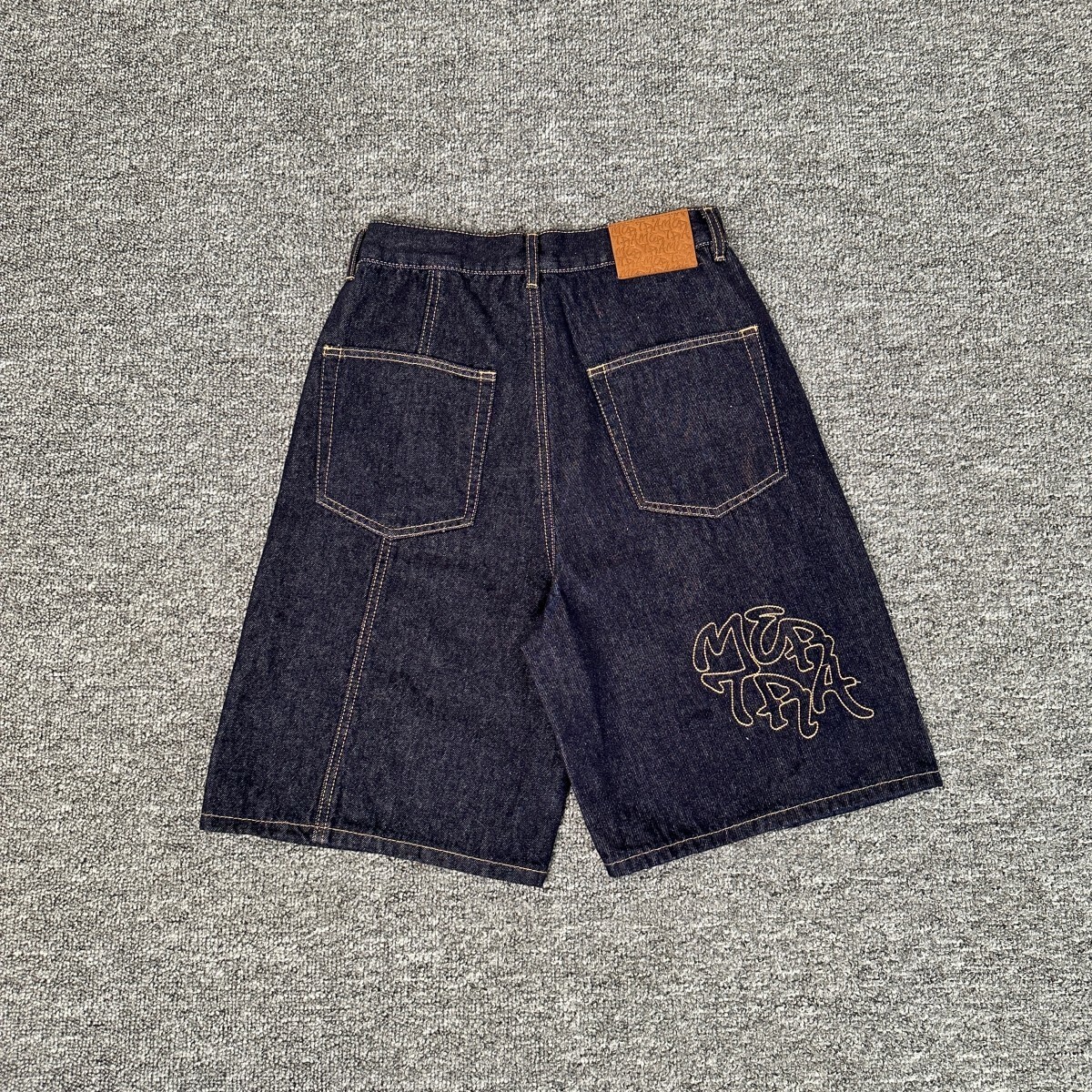 Pantalón corto tejano MERTRA talla M ENVÍO 72HORAS