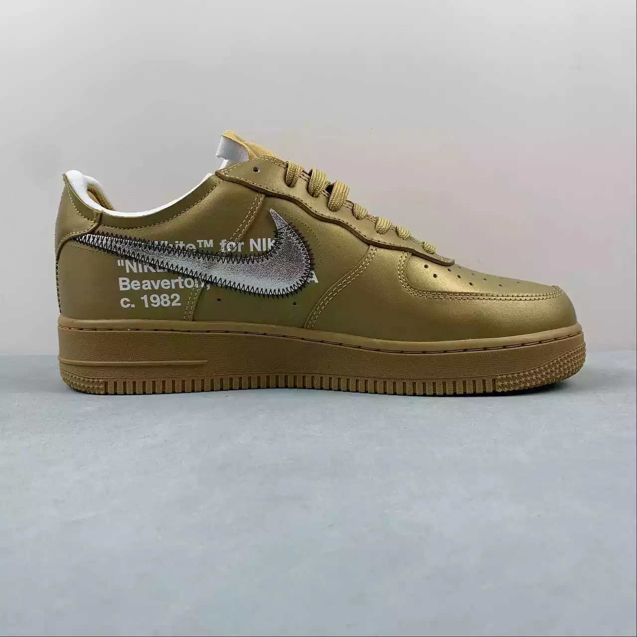 Nike Air Force OFF-WHITE doradas - Imagen 6