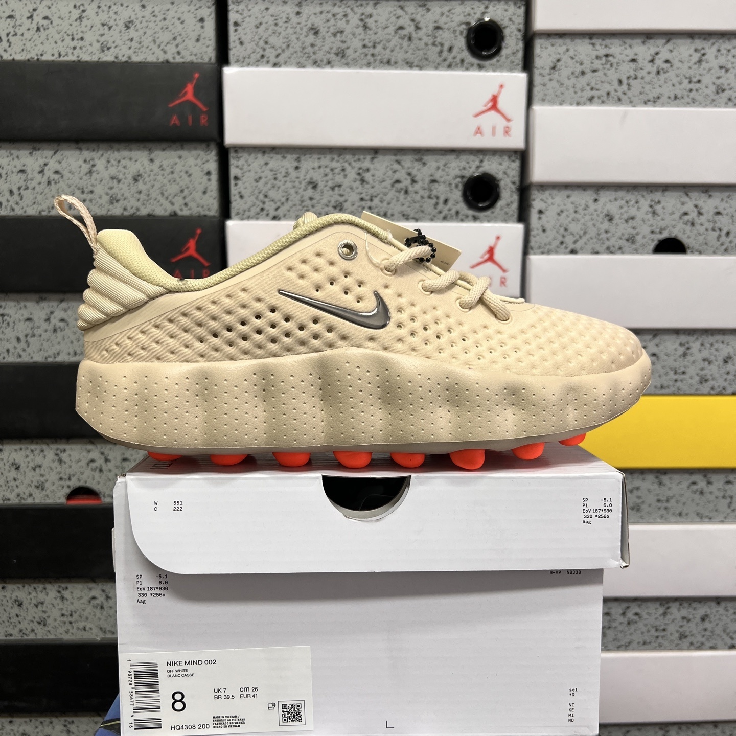 Nike Mind 002 beige