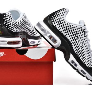 Nike Air Max Plus TN 7 negro y blanco