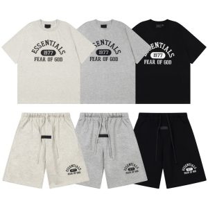 Essentials conjunto corto 3 colores-Logo 1977