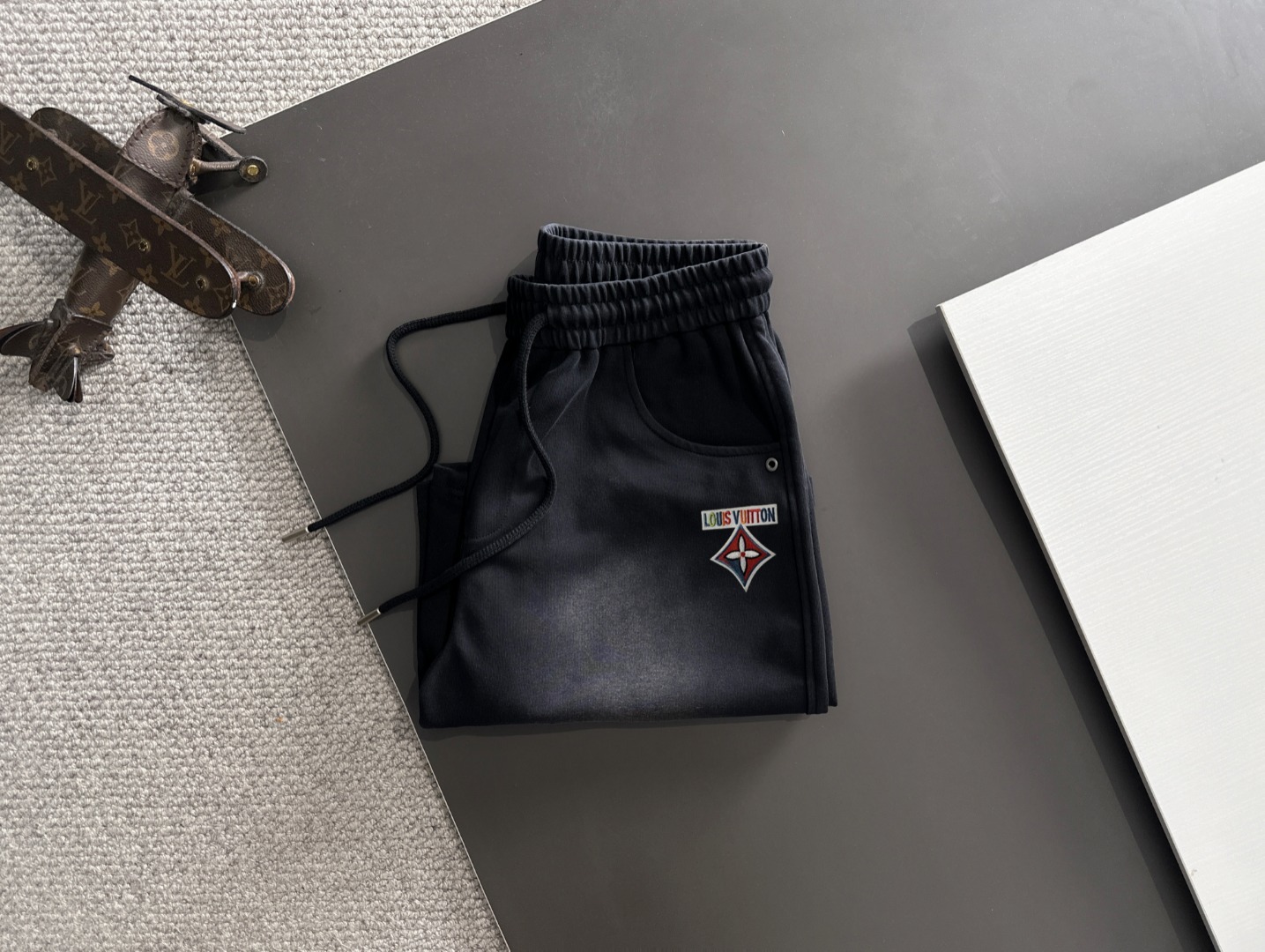 Pantalón corto Louis Vuitton Efecto desgaste - Imagen 3