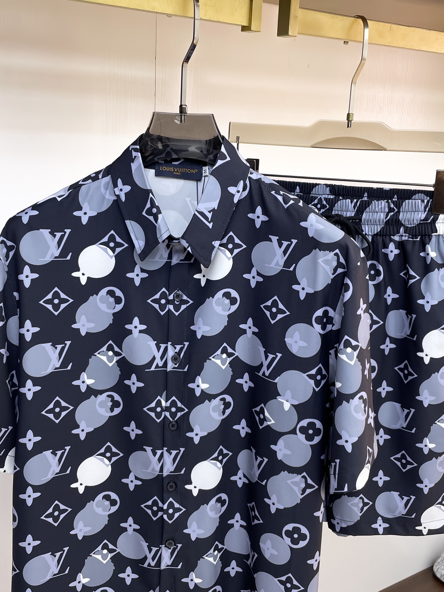 Conjunto corto Louis Vuitton negro - Imagen 3