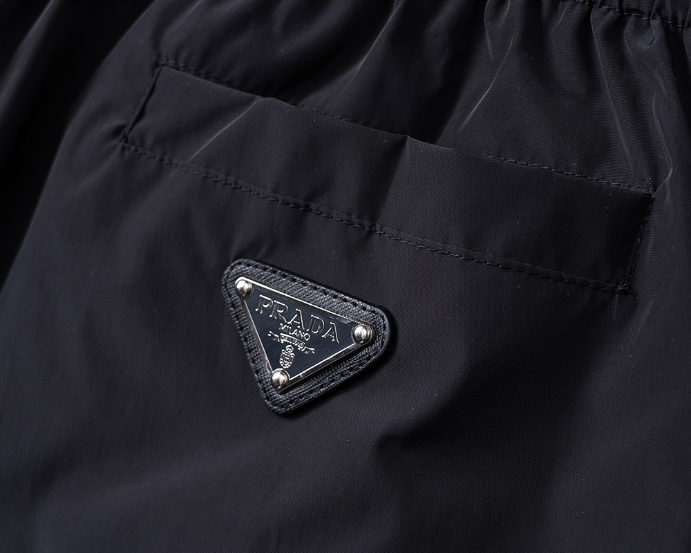 Pantalón corto baño Prada negro - Imagen 4