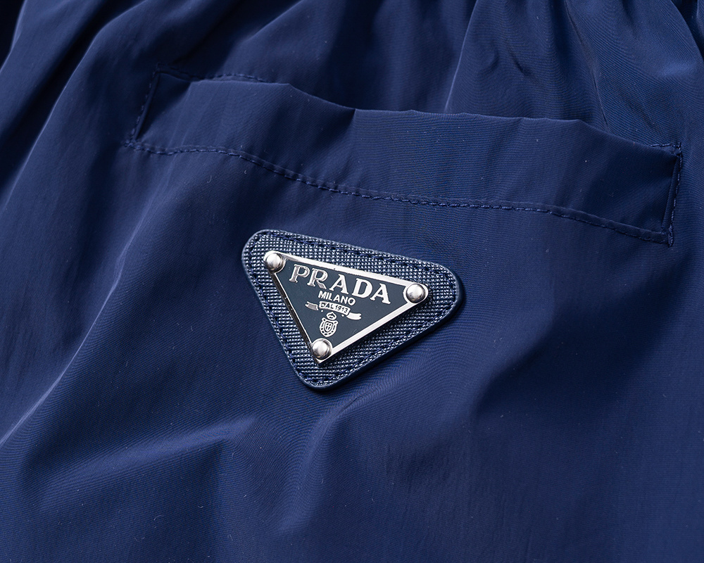 Pantalón corto baño Prada azul - Imagen 4
