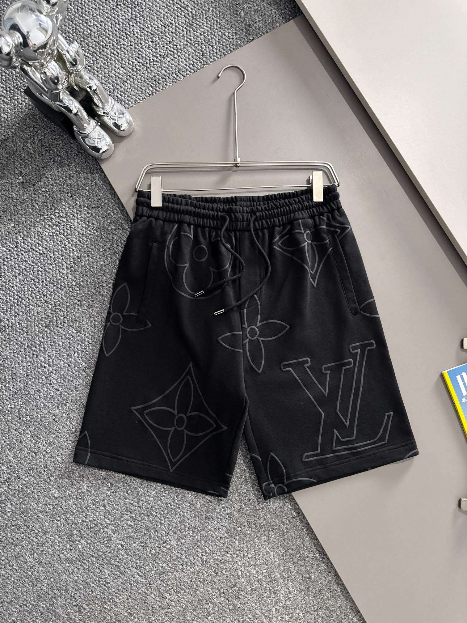 Pantalón corto Louis Vuitton Big Logos - Imagen 2
