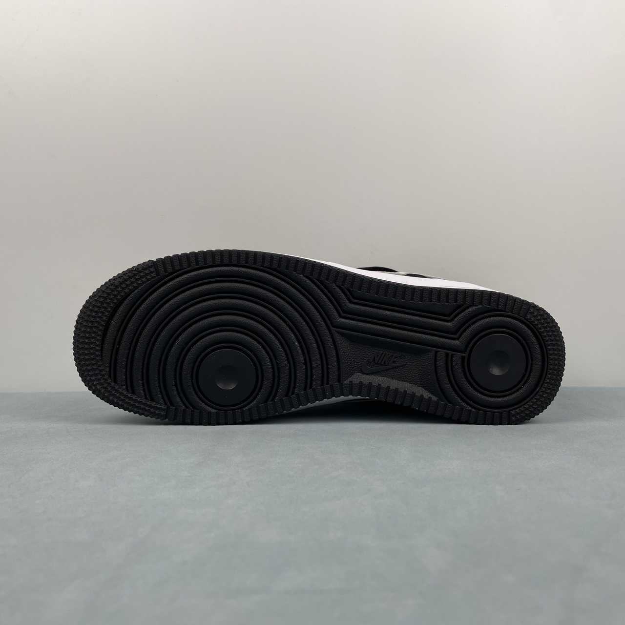 Nike Air Force 1 B&W - Imagen 4