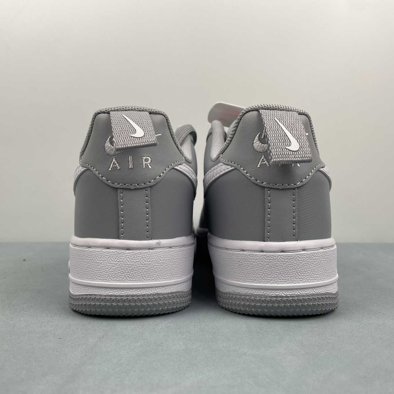 Nike Air Force 1 Gris - Imagen 3