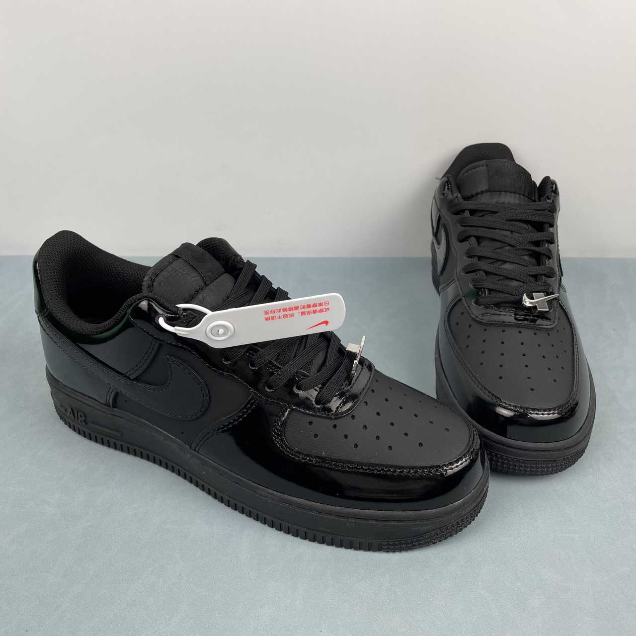 Nike Air Force 1 negro- Matte & glossy - Imagen 2
