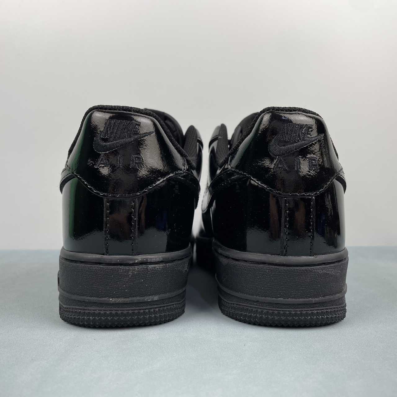 Nike Air Force 1 negro- Matte & glossy - Imagen 3