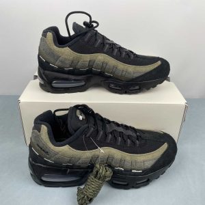 Nike Air Max 95 UNDEFEATED brown