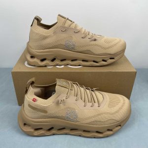 On x Loewe Cloudtilt brown