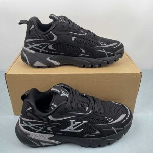 Louis Vuitton Tatic black G5