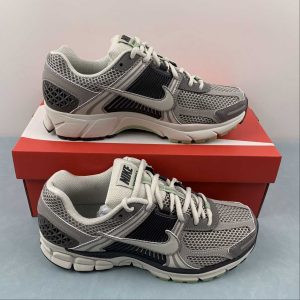 Nike Zoom Vomero 5 grey