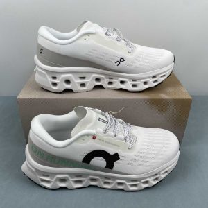 On CloudMonster blanco gris