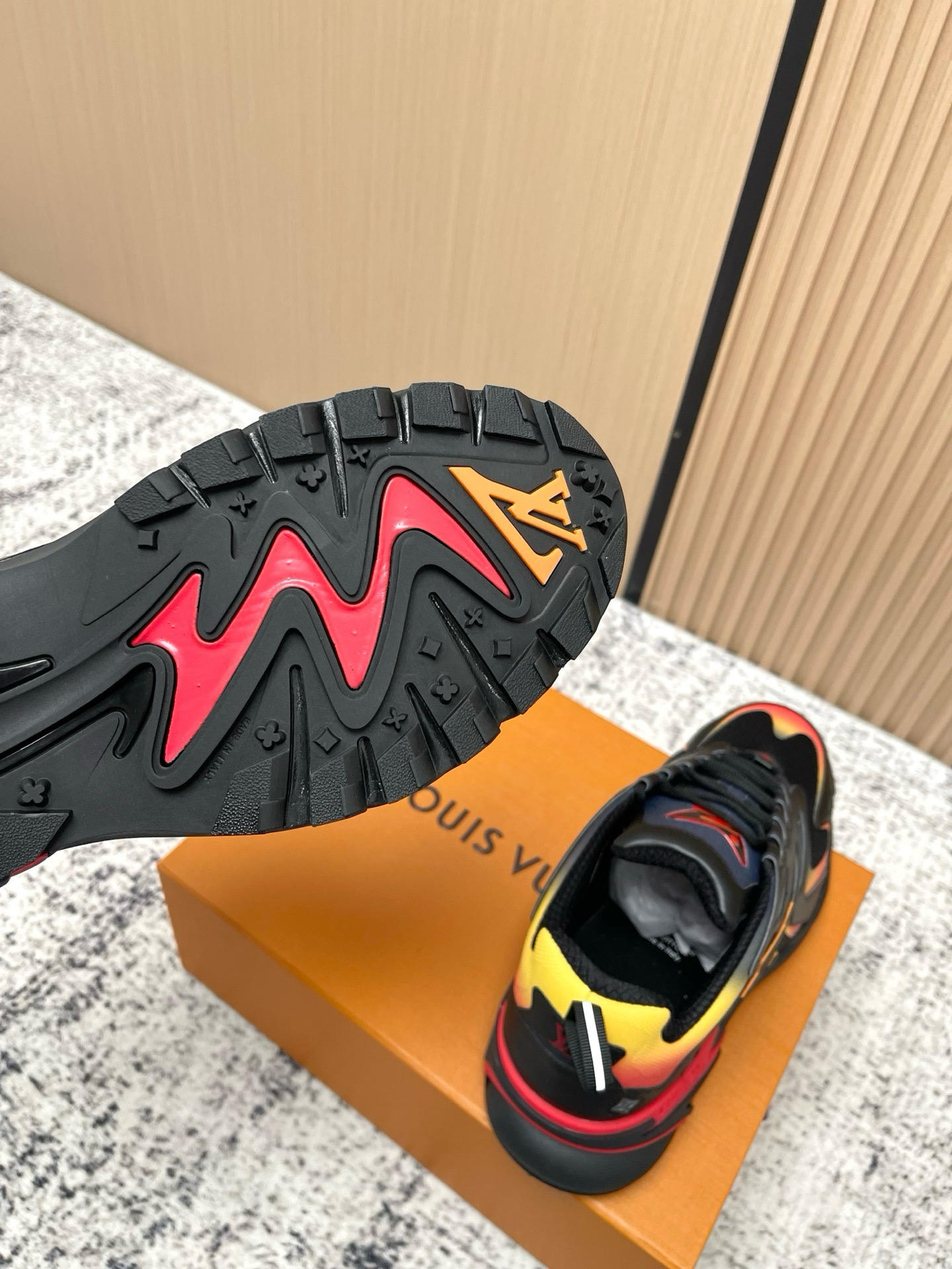 Louis Vuitton Tatic G5 Inferno - Imagen 2